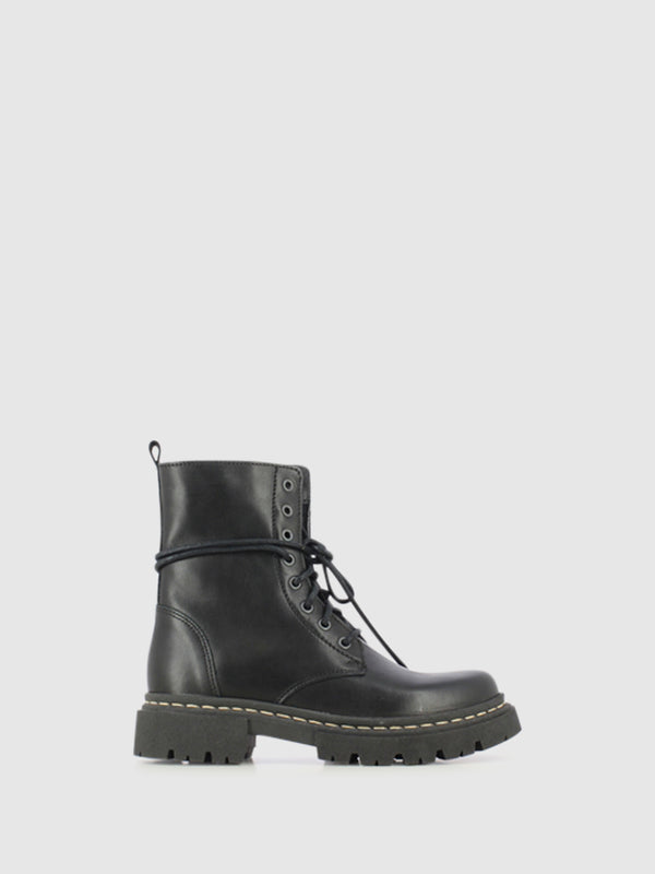 Botins com Fecho em Pele Preta
